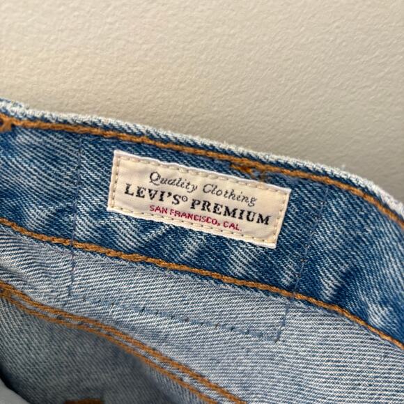 Levi's Premium Denim Button Fly Distressed High Rise Raw Hem Shorts Size 30 - Picture 9 of 12